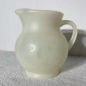 Vintage Kool-Aid Man 2 quart Plastic Pitcher